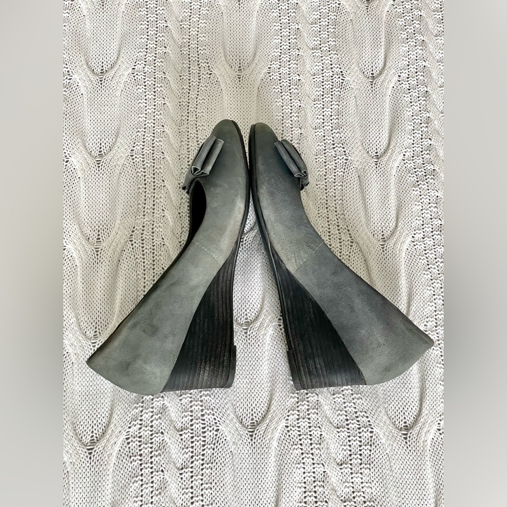 Rockport Women’s Suede Wedge Shoes | Comfort Insole | Size 8 - Picture 2 of 11